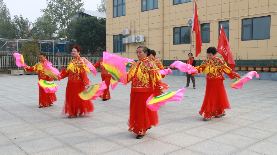 唐河县源潭镇：养老服务中心开展重阳节主题活动